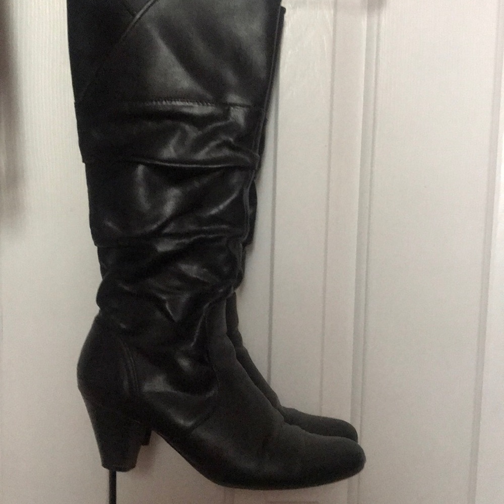 Gently used black boots